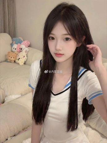 被触手侵犯高潮肉无码游戏内容